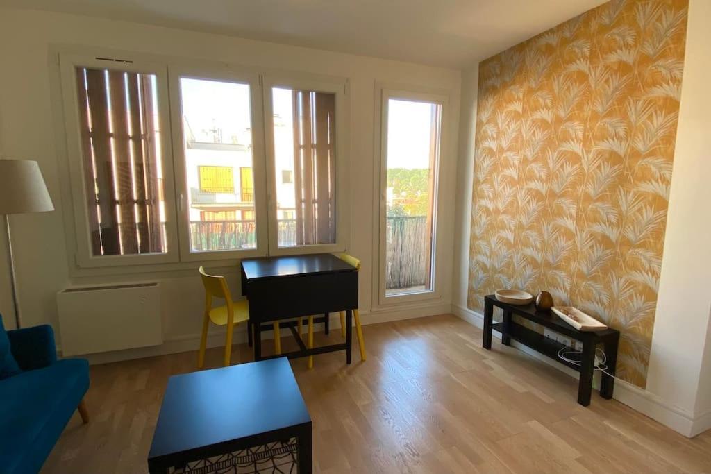 Beau Studio Cosy Et Calme - Face A La Gare De Rosny-Sous-Bois - 20Mn De Paris Et Disneyland Екстериор снимка